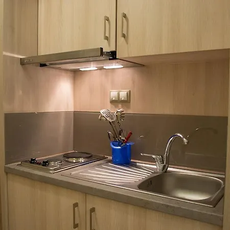 Alarzo Apartment *